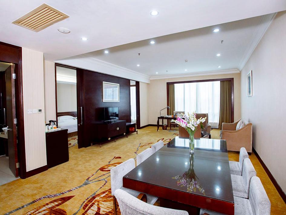 Vienna International Hotel Shenzhen Hua'Nan City Bagian luar foto